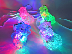 光るおもちゃ　光る恐竜ペンダントのサムネイル画像